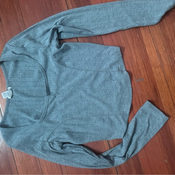 Assorted Tops - Picture 3 of 4